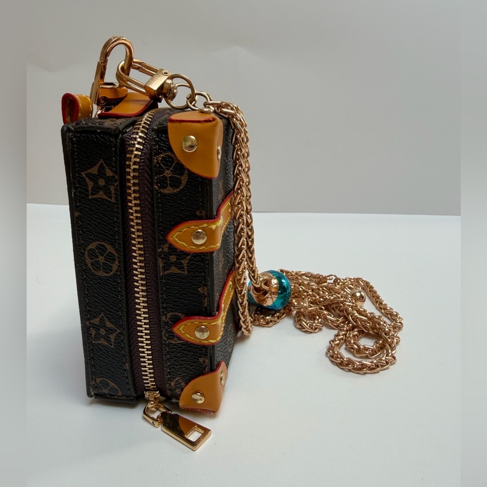 Adorable LV Like, Mini Luggage Bag with Gold Chain Adjustable Strap NWOT - Picture 5 of 15